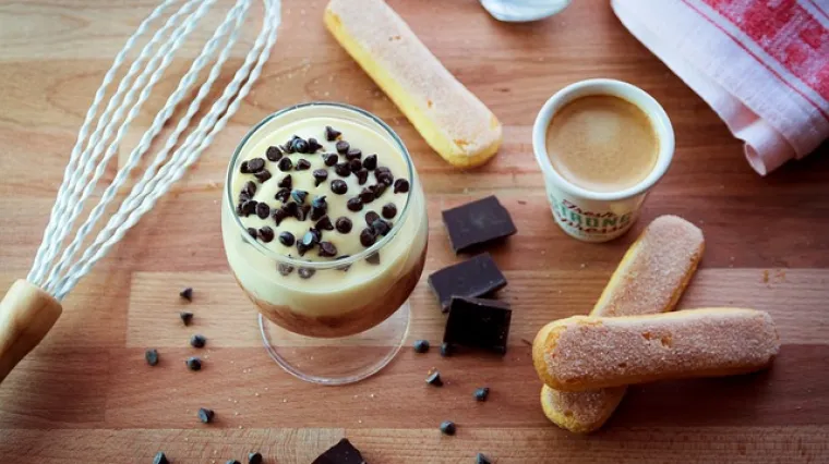 Ideja i recept za desert u ča&scaron;i s bazom od  mascarponea