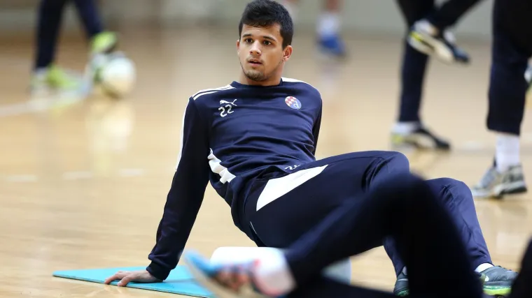 Biv&scaron;i igrač Dinama sa suigračima herojskim potezom odu&scaron;evio Srbiju