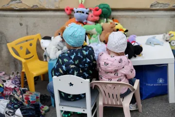 Stotine dječjih cipelica na Markovu trgu! Ljutiti roditelji Tomaševiću poslali znakovite poruke