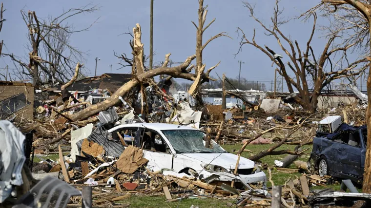 &Scaron;est mrtvih nakon snažnog tornada i grmljavinske oluje u SAD-u. Vi&scaron;e od 78 tisuća ljudi bez struje