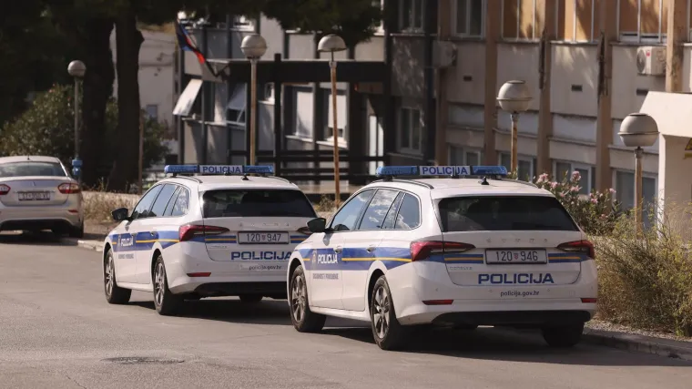 Domino efekt na slavonskoj cesti. Prevozio gorivo u bačvi koja je curila, izazvao dvije nesreće