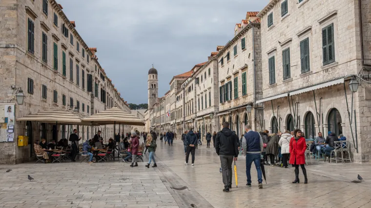 Blagdanski vikend promjenjiv, ponegdje s ki&scaron;om, u gorju i kojom pahuljom