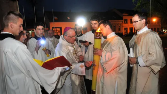 Danas je Velika subota i Vazmeno bdjenje, a dopu&scaron;teno je slaviti samo ove sakramente