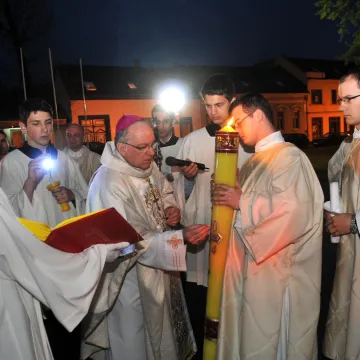 Danas je Velika subota i Vazmeno bdjenje, a dopu&scaron;teno je slaviti samo ove sakramente