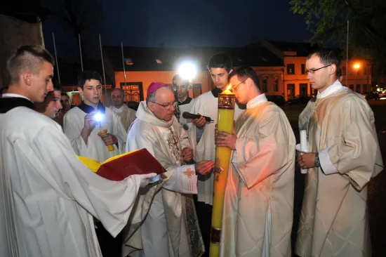 Danas je Velika subota i Vazmeno bdjenje, a dopu&scaron;teno je slaviti samo ove sakramente