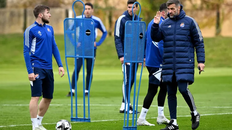 Bi&scaron;ćan danas debitira na klupi Modrih i čeka ga težak zadatak protiv Lokomotive: Evo kako bi Dinamo mogao izgledati