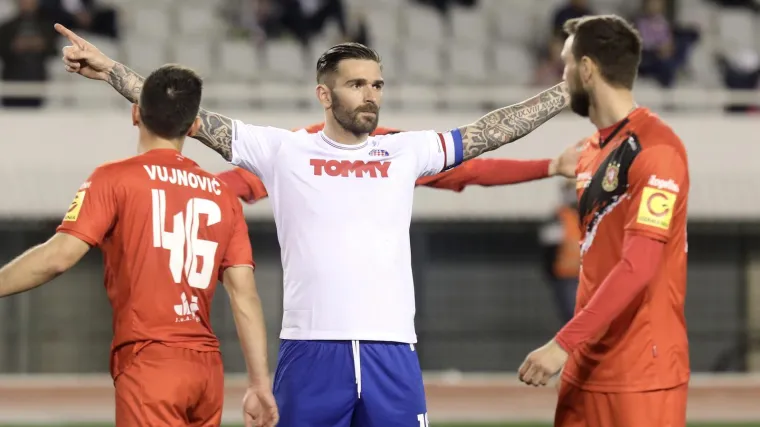 Jo&scaron; jednom pokazao da je veliki čovjek: Marko Livaja skinuo je dres i do&scaron;ao na istok, padale su i suze
