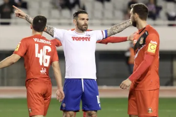 Još jednom pokazao da je veliki čovjek: Marko Livaja skinuo je dres i došao na istok, padale su i suze