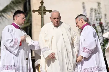 Papa Franjo šokirao priznanjem: 'Još par sati i nisam siguran da bih bio živ da mogu pričati o tome'