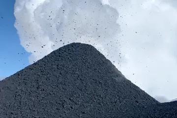 Nakon potresa, erumpirao ruski vulkan na Kamčatki. Dignuto upozorenje za zračni promet