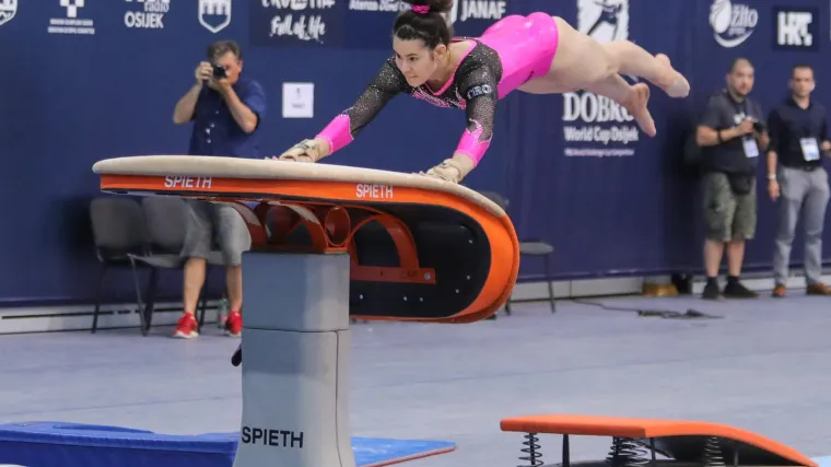 Velika nesreća hrvatske gimnastičarke na Europskom prvenstvu: Hitno je prebačena u bolnicu