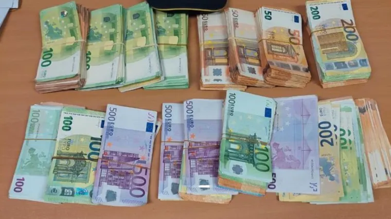 Mu&scaron;karac preko granice u Hrvatsku poku&scaron;ao prokrijumčariti vi&scaron;e od 100 tisuća eura