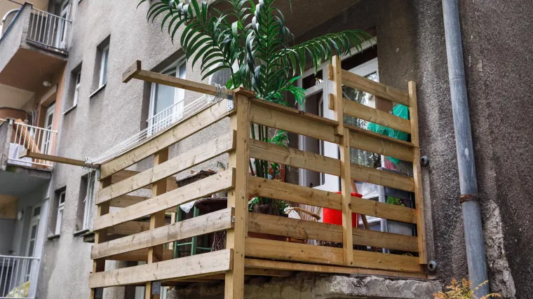 Ovo je balkon u Zagrebu o kojem bruji Hrvatska: Vlasnica nije baš sretna što je postala vijest dana i to je novinarima jasno dala do znanja...