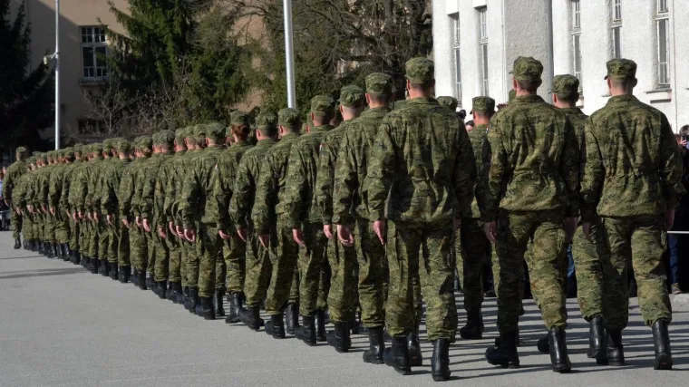 Mladi vojnik pronađen teško ozlijeđen u centru Požege, policija uhitila osobu koja se dovodi u vezu s ovim slučajem!