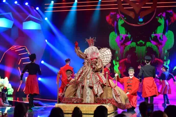 Broj maski se prepolovio, a borba detektiva sve je napetija: 'Red je da zlatni dečko dobije Zlatno uho, neće valjda Borko!'