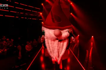 Vrtni patuljak u posljednjem krugu zapjevao pjesmu 'Hurt' i raznježio detektive!