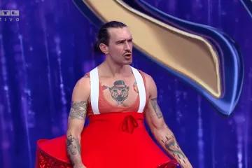 POGLEDAJTE NAJIŠČEKIVANIJI TRENUTAK VEČERI! Jedva je skinuo glomaznog Vrtnog patuljka sa sebe...