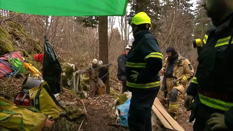 Velika akcija izvlačenja speleologinje u Sloveniji: Spa&scaron;avaju je 24 sata, veliki broj ekipa na terenu