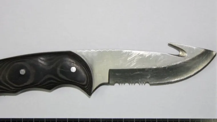 Ovim nožem ozlijedili su ga kad je poku&scaron;ao spriječiti sukob mu&scaron;karca i žene u Puli