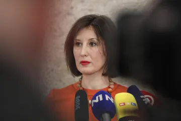 Dalija Orešković trpi neviđeni teror, prvo joj je AP rekao da ide iz zemlje, a sad joj je stiglo pismo neugodnog sadržaja: 'Opet stari ustaša'