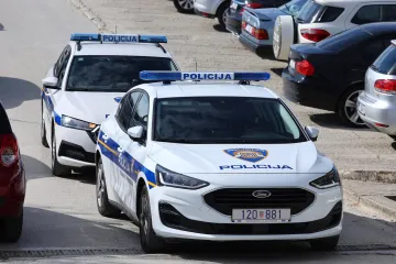 Muškarac krao na benzinskoj postaji pa pokušao pobjeći: Ljudi ga zadržali do dolaska policije