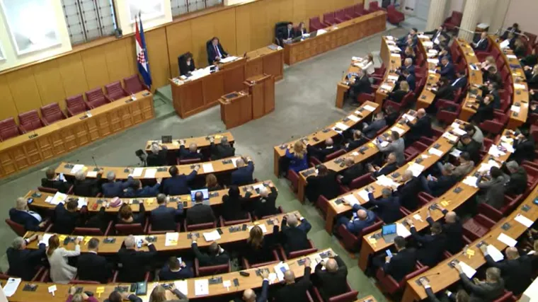 Vladajući uspjeli gurnuti sporan zakon u hitnu proceduru: Evo koliko je zakona dosad doneseno na taj način