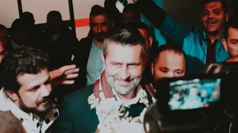 Provjerite &scaron;to je Nenad Bjelica radio nakon &scaron;to je potpisao ugovor s novim klubom, prvom porukom je 'kupio' navijače