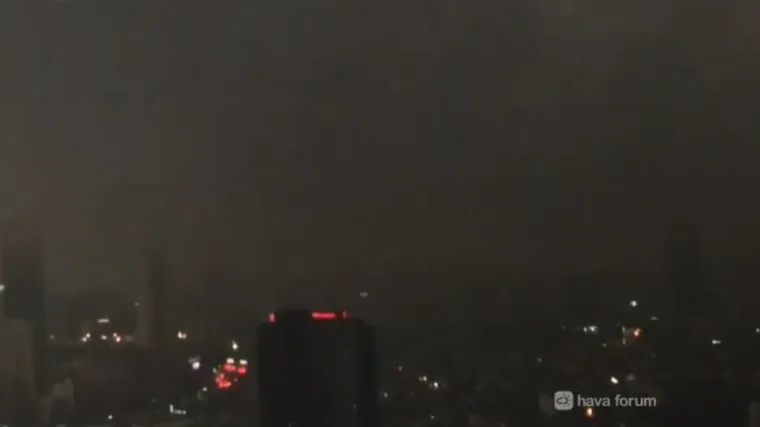 VIDEO Ogroman gusti, crni oblak spustio se nad Istanbul. Meteorolog RTL-a objasnio o čemu je riječ