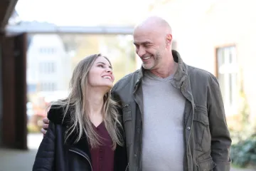 Mlađe cure i stariji frajeri? Ako se vidite u takvoj kombinaciji, imamo zanimljivu vijest što se ovih noći sprema