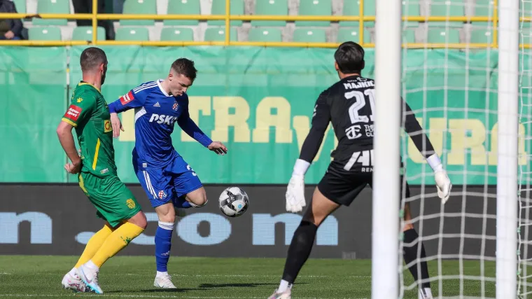 Remi Istre 1961 i Dinama u čvrstoj i tvrdoj utakmici