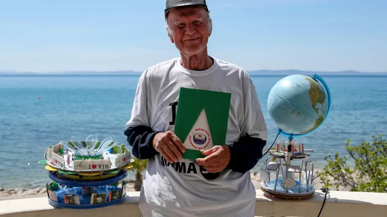 Opremljeni majicama, ruksacima i kapama s natpisom 'ŠČ', Marica i Mijat jučer su krenuli za Liverpool