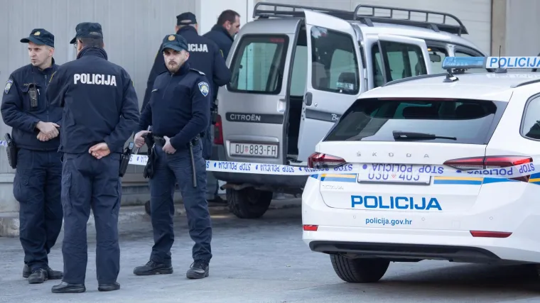 Dva mu&scaron;karca i žena ukrali brod u Dubrovniku. Policija ih na&scaron;la, građani pomogli u potrazi