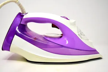 Što učiniti sa zagorjelom peglom? Kako očistiti zagorijelu peglu?