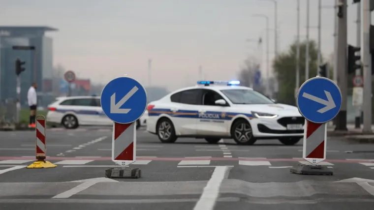 Nesreća kod Velike Gorice: Sudarili se motocikl i osobno vozilo, motociklist poginuo