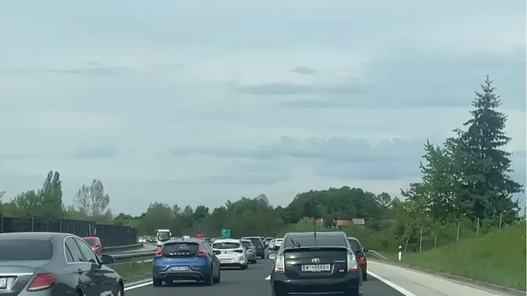 VIDEO Ovako trenutno izgleda put od Bosiljeva do Zagreba. Zavr&scaron;ava produženi vikend, gužve su kilometarske