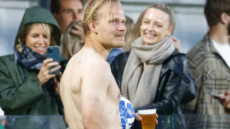 Heroj dana odu&scaron;evio susjedstvo: Zabio četiri komada pa oti&scaron;ao po pivo i nazdravio s navijačima