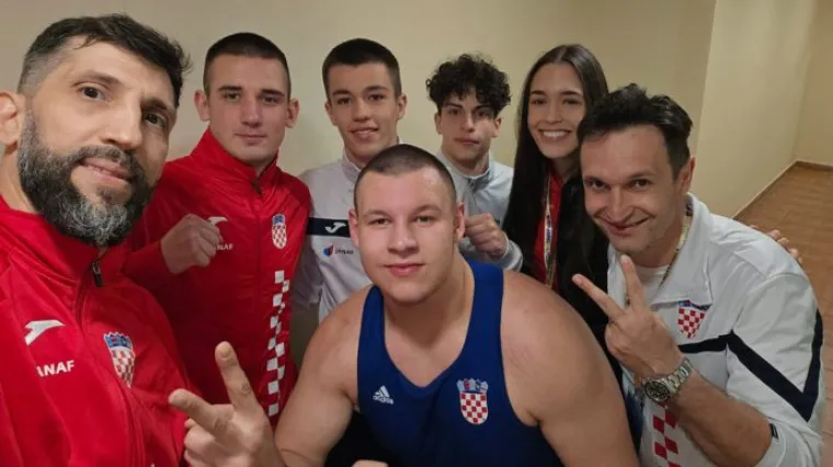 'Super Lovro' čudesno okrenuo dramatični 'rockyjevski' meč, 'projektili' samo sijevali