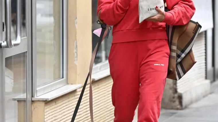 Bornu Kotromanić navikli smo gledati u mini suknjicama pa je sve iznenadila kada se u 'tuti' pojavila u centru Zagreba