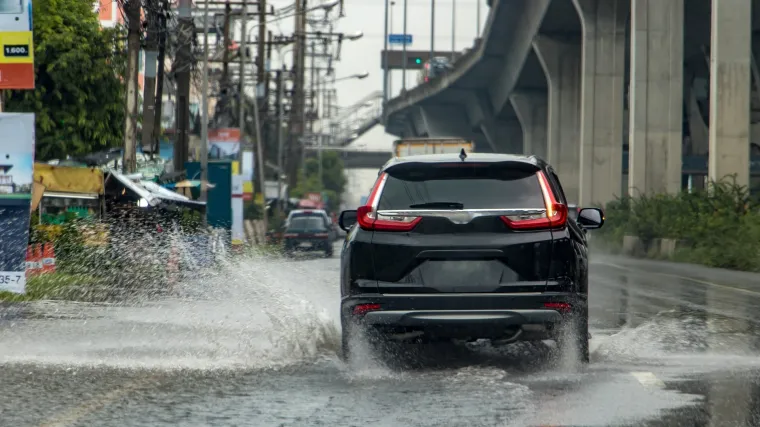 Sredite se, a onda vas poprska auto: U BiH je kazna 15 eura, u Britaniji 115, a u Norveškoj 340! Treba li ih uvesti i Hrvatska?
