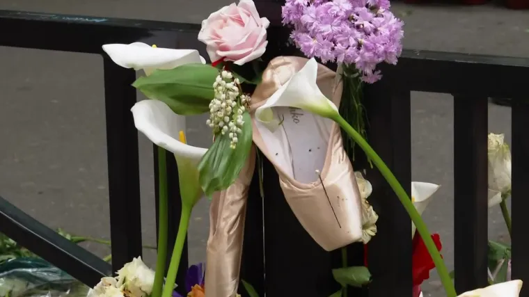 Dan poslije pokolja, Beograd tuguje u ti&scaron;ini. Iza žrtava ostale baletne papučice, skladba nadarenog pijanista...