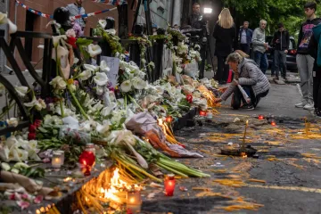 Stotinu mladih ispred zgrade u kojoj živi ubojica: 'Sestra našeg prijatelja je ubijena. Želimo samo jedno'