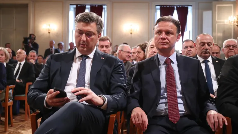 Opro&scaron;taj od biv&scaron;eg premijera: Pogledajte tko se sve pojavio na komemoraciji za Nikicu Valentića