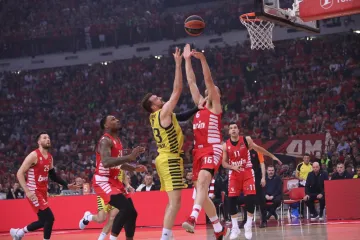 Srbin nije mogao sam, suigrači kao da su zaboravili igrati: Olympiakos se plasirao na završni turnir