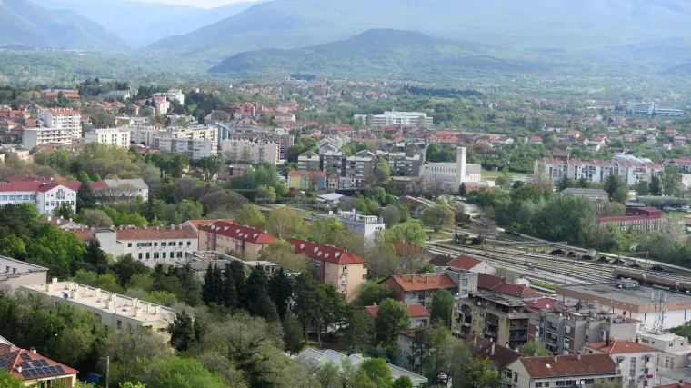 Vrijedna je 100 milijuna eura, bit će najveća u RH i regiji. &Scaron;panjolci kod Knina grade solarnu elektranu