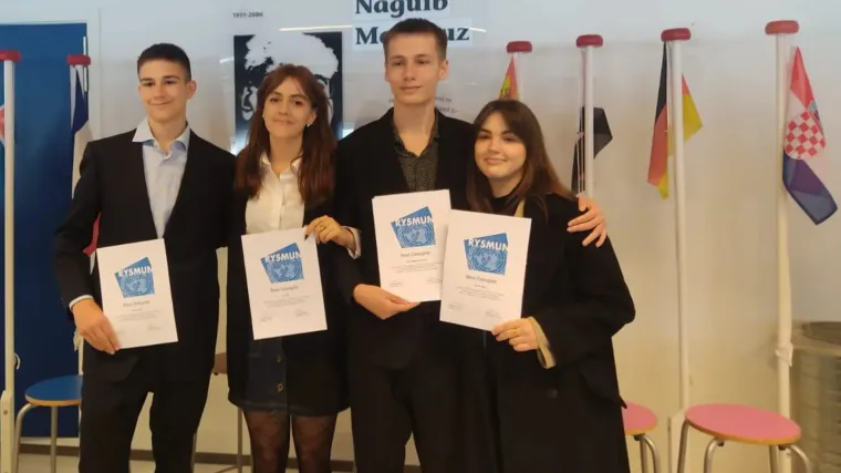 Raspravljali o pravima žena, migrantima, ratu u Ukrajini i pobijedili! Mladi Zagrepčani nagrađeni na konferenciji u Danskoj