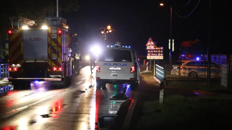 Mu&scaron;karac te&scaron;ko ozlijeđen u prometnoj nesreći kod Gospića: Prebrzo vozio pa sletio u provaliju