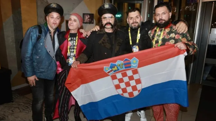 Dečke su Hrvati dočekali s velikim uzbuđenjem, pogledajte prizore