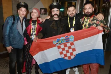 Dečke su Hrvati dočekali s velikim uzbuđenjem, pogledajte prizore