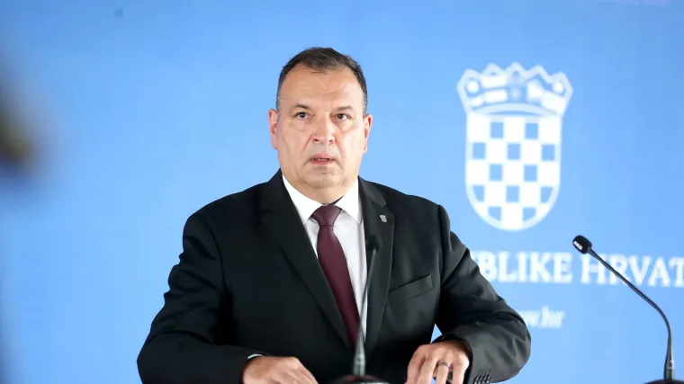 Slučaj iz OB Sisak &scaron;okirao regiju, Petru&scaron;ić o Bero&scaron;u: 'Nije reagirao 72 sata pa se pravio da ne zna kad je iza&scaron;lo u medijma'