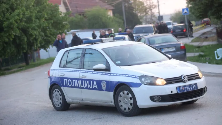 Jo&scaron; jedan stra&scaron;an napad u &scaron;koli u Srbiji. Djevojčica (14) izbola nožem drugu učenicu (13)